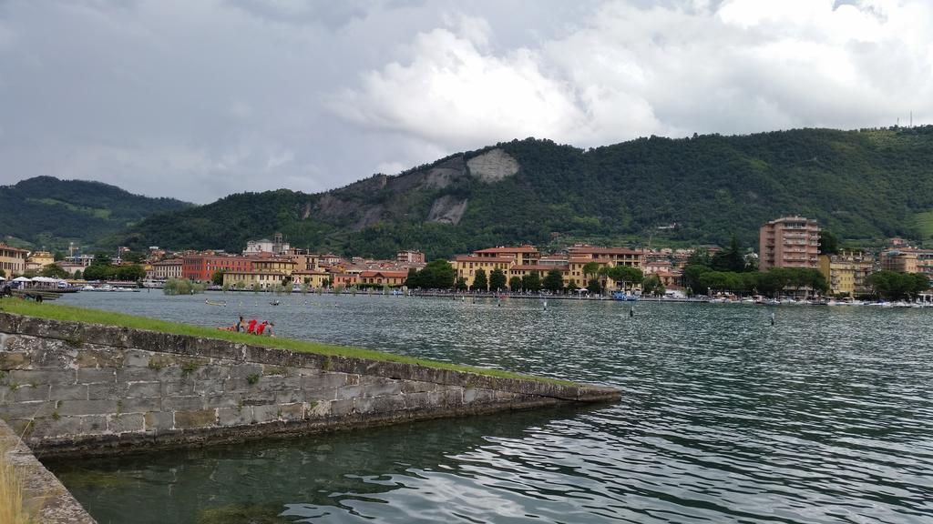 La Casa Della Zia Hotel Sarnico Buitenkant foto